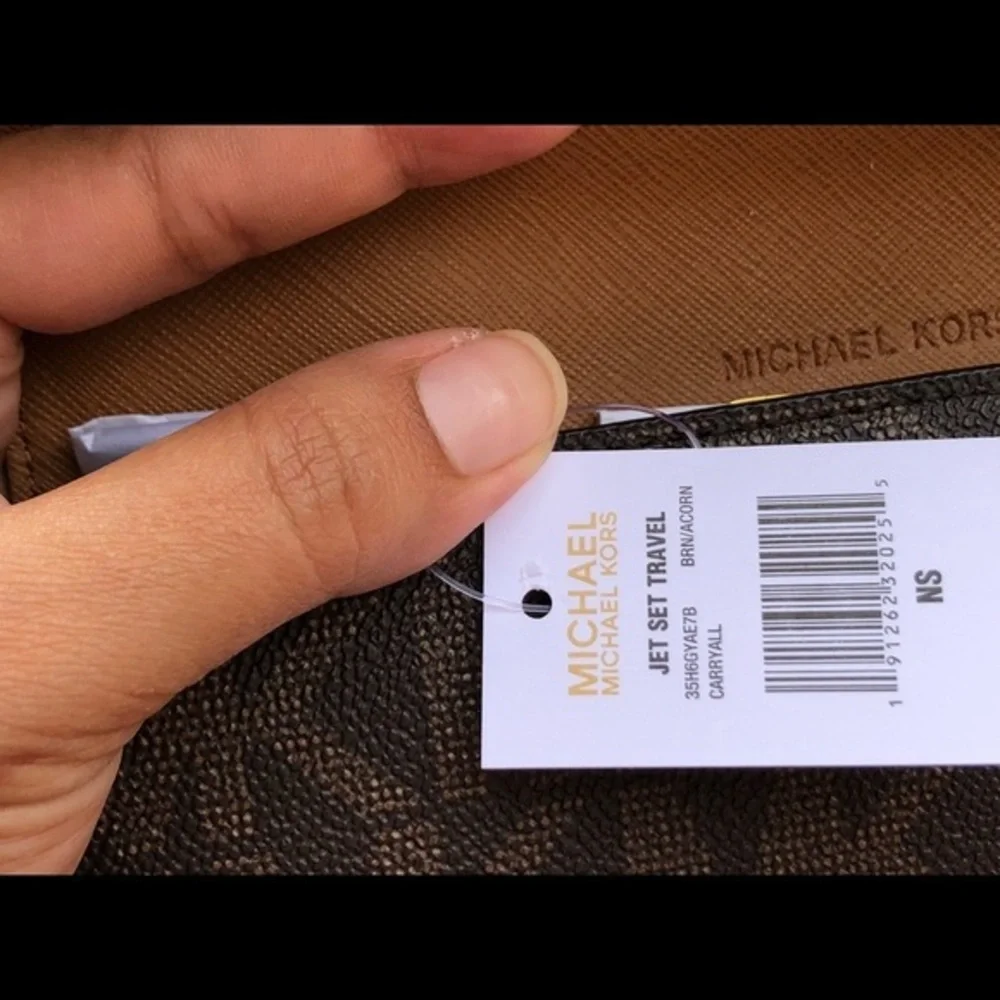 MICHAEL KORS JET SET TRAVEL PVC FLAP WALLET